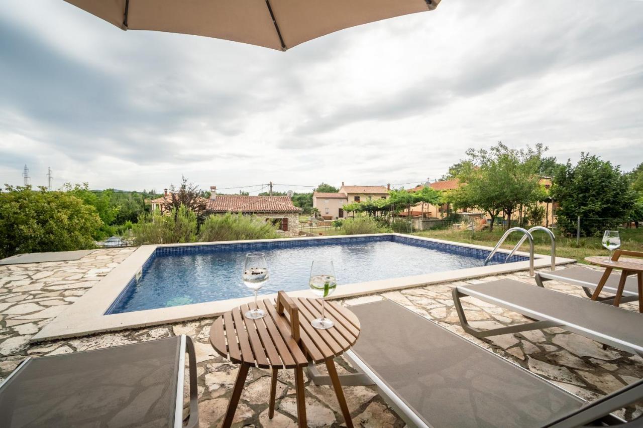 Villa House Luce Krapan Esterno foto